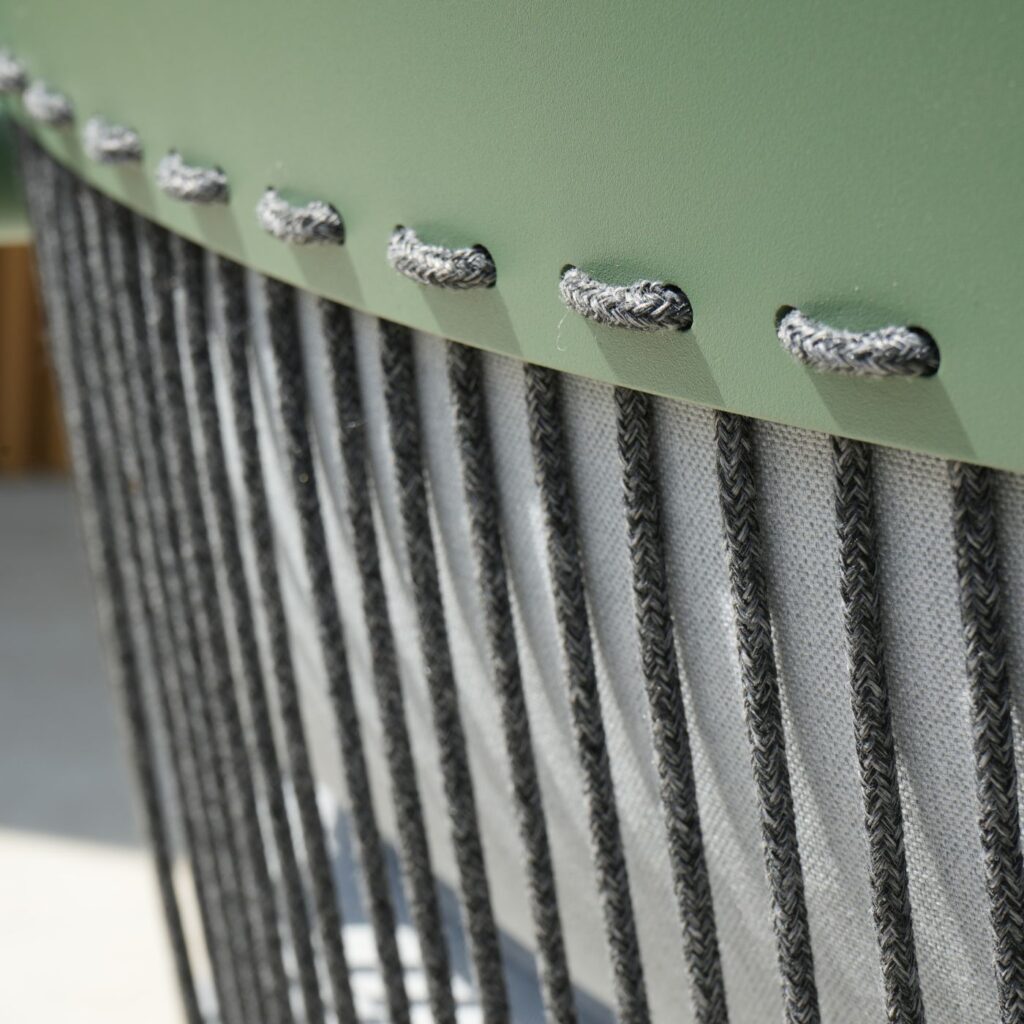 outdoor cafe table and chairs